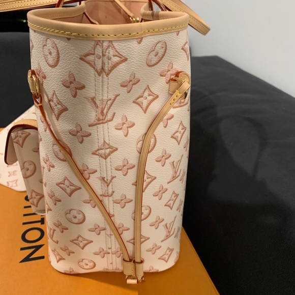 New never used Louis Vuitton Neverfull Fall Collection Bag - Picture 4 of 12
